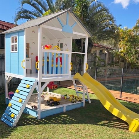 Kids Cubby House & Kids Beds on Instagram: “𝐃𝐨𝐧’𝐭 𝐲𝐨𝐮 𝐥𝐨𝐯𝐞 𝐛𝐫𝐢𝐠𝐡𝐭 𝐜𝐨𝐥𝐨𝐮𝐫𝐬!! 𝐒𝐨𝐦𝐞𝐭𝐢𝐦𝐞𝐬 𝐲𝐨𝐮 𝐣𝐮𝐬𝐭 𝐧𝐞𝐞𝐝 𝐜𝐨𝐥𝐨𝐮𝐫 𝐭𝐨 𝐦𝐚𝐤𝐞 𝐲𝐨𝐮 𝐡𝐚𝐩𝐩𝐲,𝐞𝐬𝐩𝐞𝐜𝐢𝐚𝐥𝐥𝐲 𝐨𝐧 𝐭𝐡𝐞𝐬𝐞 𝐜𝐡𝐢𝐥𝐥𝐲 𝐦𝐨𝐫𝐧𝐢𝐧𝐠𝐬 🥶🌈 Gorgeous Cubby by…” Power Wheels Garage, Cubby House Ideas Outdoor, Outdoor Play Houses For Kids, Kids Play House Diy, Play Houses For Kids Outdoor Diy, Toddler Backyard Ideas, Cubby House Colours, Diy Clubhouse Outdoor Kids, Outdoor Kids Area