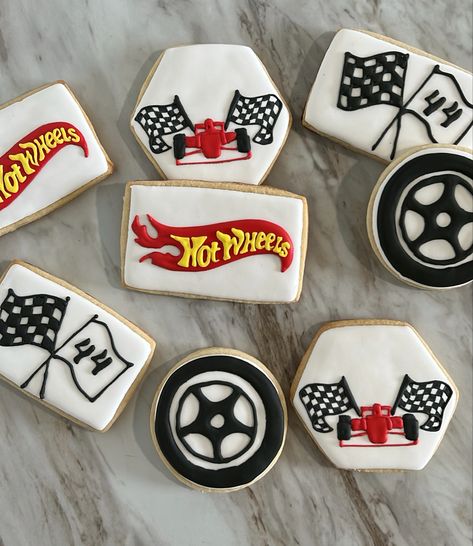 Tire Cookies Decorated, Race Car Decorated Cookies, Ferrari Cookies, Race Car Cookies Decorated, Car Cookies Decorated, Tire Cookies, F1 Cookies, Hot Wheels Cookies, Race Car Cookies