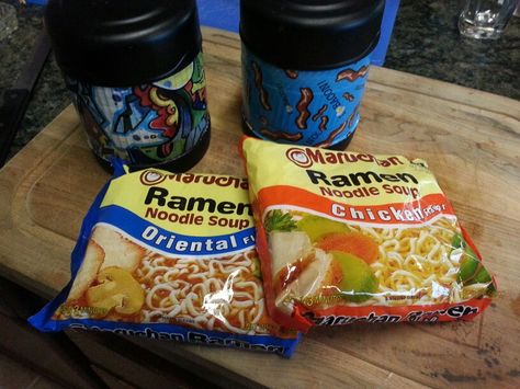 Send Ramen in their lunch. Just fill Thermos w/boiling water. Add season pk. Break up noodles & add. Noodles will cook in hot Thermos.  My kids love it!  ♡ Thermos Lunch Ideas, Hot School Lunch, Lunch Images, Thermal Cooking, Kids Thermos, Hot Lunch, Healthy Lunches For Kids, Work Meals, Backyard Camping