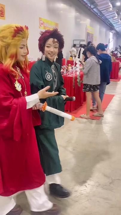 Persian Dress, Funny Cosplay, Funny Nerd, Snk Cosplay, Slayer Meme, Anime Christmas, Anime Funny Moments, Naruto Boruto, Cosplay Tutorial