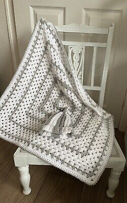 Handmade Crochet Baby Blanket & Hat, White and Grey Granny Stitch ~24" x 24" | eBay Grey And White Crochet Blanket, Blankets Knit, Baby Boy Crochet Blanket, Crocheted Stuff, Granny Stitch, Hand Crochet Baby Blanket, Moses Basket, Gray Blanket, Baby Projects