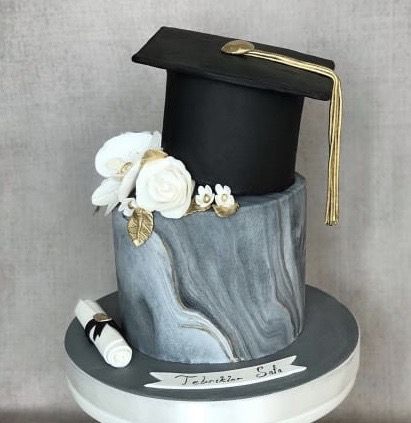 Graduation Cake Designs, Graduation Party Desserts, Doctor Cake, Bts Cake, Cake For Boyfriend, Grad Cake, Graduation Party Cake, Graduation Dinner, Gold Graduation Party