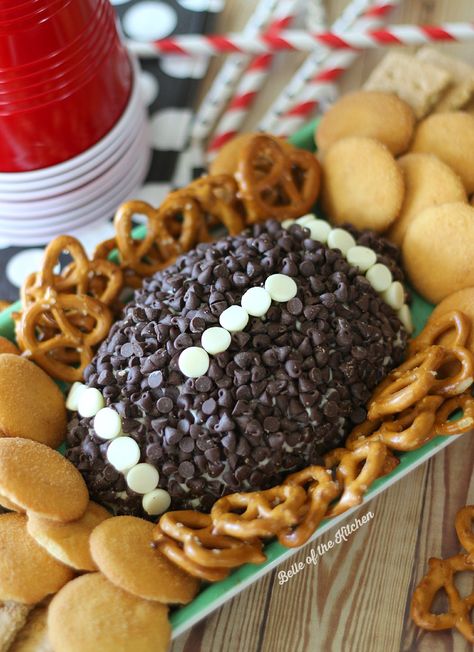 Impress your guests with this Game Day Chocolate Chip Cheesecake Ball. It's a perfect way to satisfy your sweet tooth while cheering on your favorite team! Belle Of The Kitchen, Superbowl Party Appetizers, Superbowl Desserts, Cheesecake Balls, Game Day Appetizers, Chocolate Chip Cheesecake, Appetizer Ideas, Recipes Snacks, Superbowl Snacks