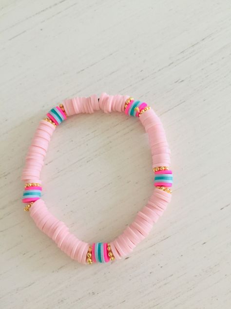 Pink Preppy Bracelet, Pink Heishi Bracelet, Heishi Bracelet Ideas Summer, Pink Clay Bead Bracelet Ideas, Pink Bracelet Ideas, Preppy Bracelet Ideas, Heishi Bracelet Ideas, Claybead Bracelet, Bracket Ideas