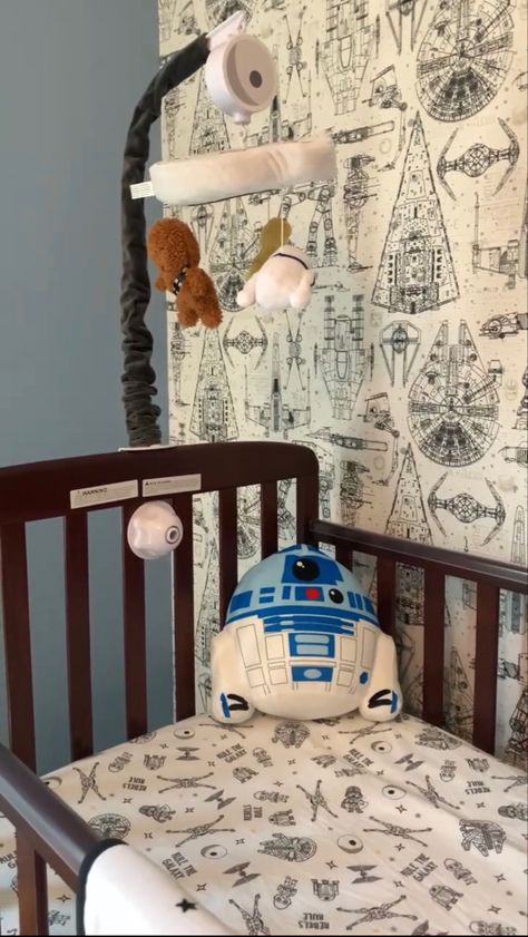 Star Wars Nursery Boy, Star Wars Baby Nursery, Baby Boy Nursery Stars, Star Wars Nursery Decor, Star Wars Themed Nursery, Star Wars Baby Room, Star Wars Kids Room, Star Wars Nursery, Star Wars Room