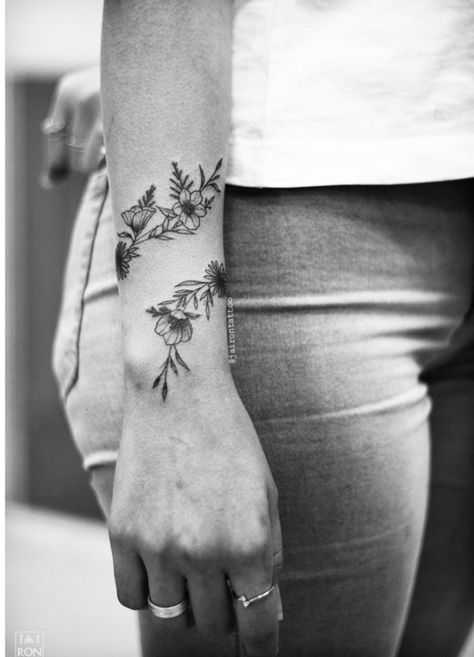 Poppy Flower Tattoo Wrap Around, Wrap Around Wrist Tattoos Hummingbird, Under Wrist Tattoos For Women, Under Wrist Tattoo, Wraparound Wrist Tattoo, Under Forearm Tattoo Women, Flowers Wrist Tattoo, Foot Tattoo Designs, Wrap Around Wrist Tattoos