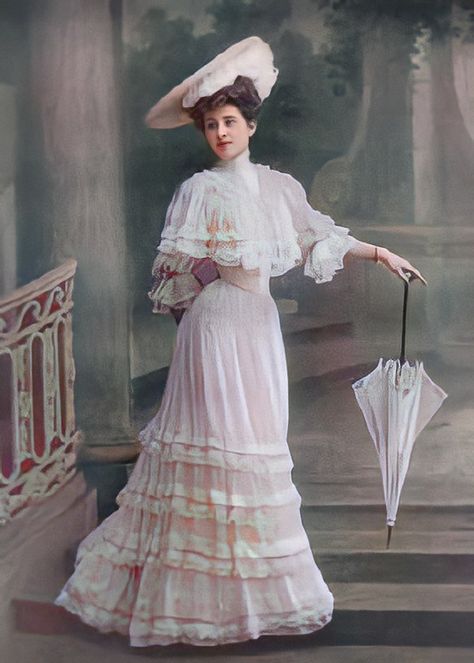 Victoria Era Fashion, Italy 1800s Fashion, Vintage Victorian Dress With Historical Design For Spring, Spring Victorian Dress With Historical Design, Spring Vintage Victorian Dress With Historical Design, Spring Fitted Historical Victorian Dress, 1900's Fashion, Tea Time Outfit, Countryside Dress