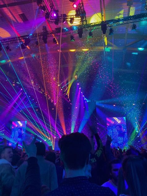 Night Club Prom Theme, Rave Prom Theme, Edm Birthday Party Ideas, Night Club Themed Party, Rave Festival Aesthetic, Rave Lights Aesthetic, 2010s Party Aesthetic, Neon Rave Aesthetic, Rave Birthday Party Ideas