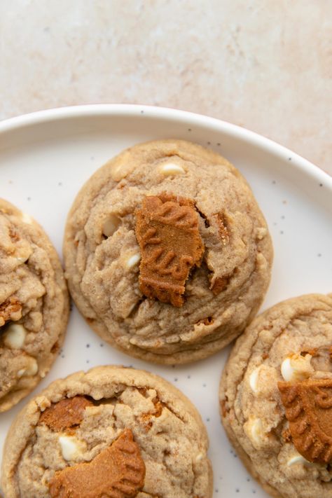 biscoff cookies - the palatable life Oatmeal Cookies Soft, The Palatable Life, Palatable Life, Cinnamon Oatmeal Cookies, Biscoff Recipes, Biscoff Cookie Butter, Cookies Soft, Toffee Cookies, Christmas Baking Recipes