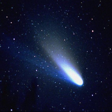 On this day in 1986, ICE makes a distant flyby of Halley's Comet Comet Aesthetic, Edmund Halley, Halley's Comet, Bayeux Tapestry, Neutron Star, Tom Ford Makeup, Night Sky Photography, Planets Wallpaper, Space Pictures