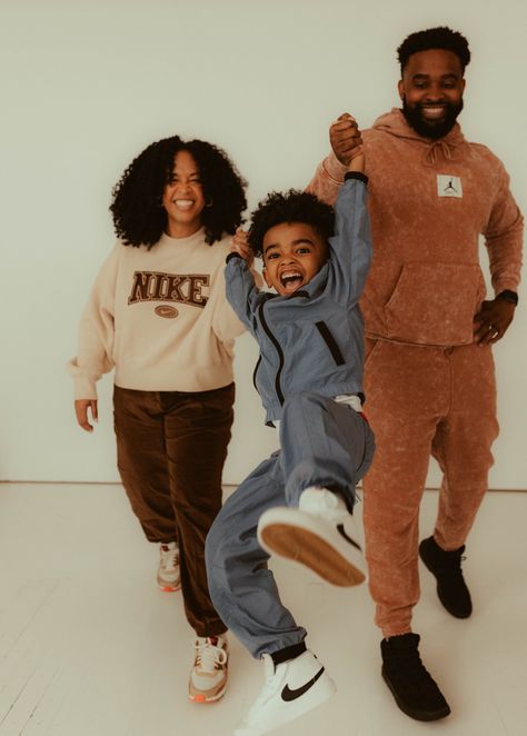 Sweatsuit Family Pictures, 90s Theme Family Photoshoot, Nike Family, Nike Family Photoshoot, Sweatpants Family Photoshoot, Family Sweatsuit Photoshoot, Black Family Aesthetic Faceless, Downtown City Family Photoshoot, Sporty Family Photoshoot