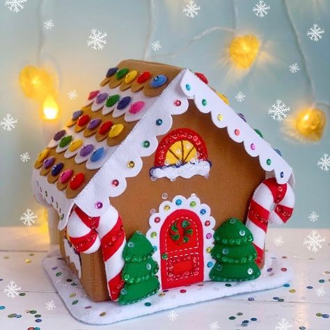 Felt Gingerbread House, Gingerbread Competition, Cardboard Gingerbread House, House Crochet, Gingerbread House Patterns, Ginger Bread House Diy, Felt Gingerbread, Glitter House, Gingerbread House Designs