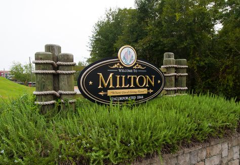 Milton Florida - Things to Do & Attractions in Milton FL Milton Florida, River Camp, Panama Travel, Family Vacay, Map Of Florida, Beach Meals, Good Old Times, Train Depot, Pensacola Beach