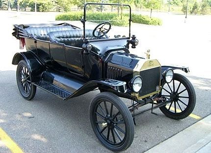 The first T rolled off the assembly line on Sept. 27, 1908, and to celebrate its 100th anniversary this weekend, Ford let loose one of its 13 meticulously maintained Model T museum cars. We apply o... Coffee Mocha, Ford Model T, Old Vintage Cars, 50's Style, Street Rod, Ford Classic Cars, Old Classic Cars, Soda Fountain, 100th Birthday