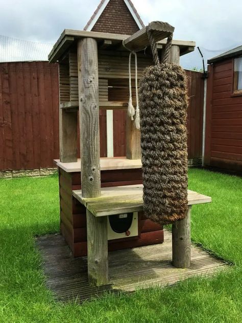 Outdoor Cat Tower, Cat Shelters For Winter, Outdoor Cat Tree, Diy Cat Tower, Cat House Plans, Outdoor Cat Shelter, Feral Cat House, Diy Chat, Cat Castle