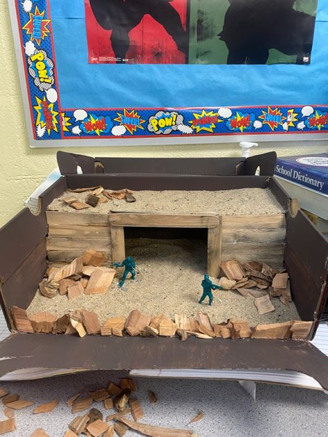 Trench Warfare Project Ideas, Ww2 Project Ideas, Ww1 Project Ideas, History Project Ideas Creative, Ww1 Model Project, Army Men Crafts, Ww1 Trench Shoe Box Model Project, Trench Project Ww1, Trench Diorama