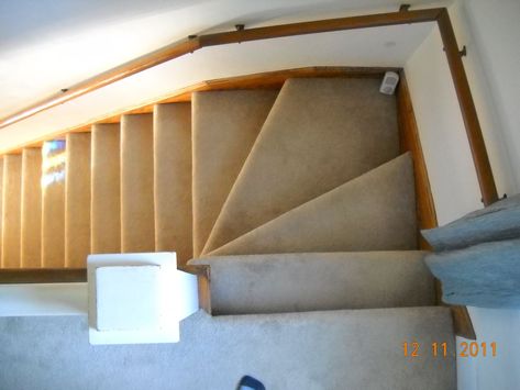 Winder Stairs, Loft Staircase, Stairway Decorating, Tiny House Stairs, Framing Construction, Loft Stairs, Attic Stairs, Stair Handrail, Attic Bedrooms