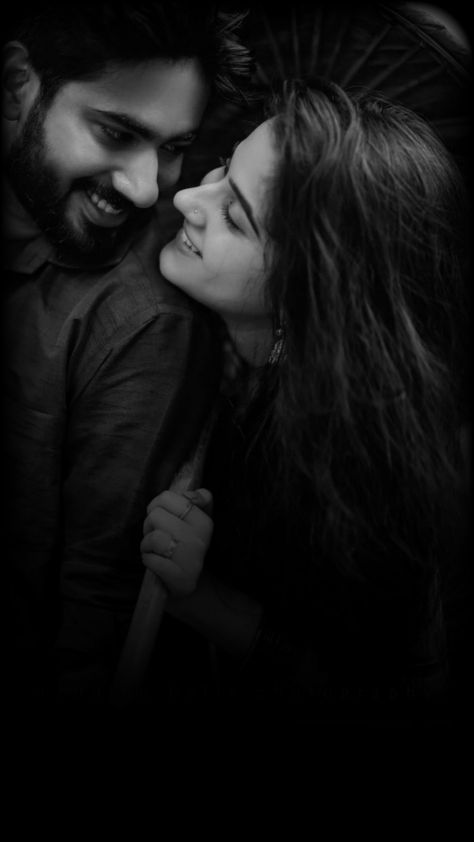 Cute Love Photos, Pre Wedding Photoshoot Outdoor, Love Couple Images, Wedding Couple Poses Photography, Best Pose For Photoshoot, Couple Picture Poses, Love Couple Photo, Couple Photoshoot Poses, Couples Images