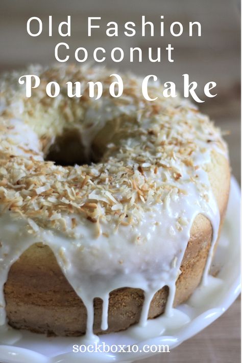 Pound Cake Icing, Cake Recipe With Sour Cream, Coconut Pound Cake, 7 Up Cake, Homemade Pound Cake, Coconut Pound Cakes, Buttermilk Pound Cake, Toffee Cake, Coconut Extract