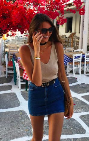 camel tank + denim skirt Stylish Denim Skirt, Looks Com Short, Summer Brunch Outfit, Denim Skirt Outfits, Skirt Denim, Looks Street Style, Outfit Trends, Brunch Outfit, A Skirt