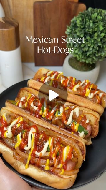 Maria Guzman on Instagram: "Mexican Street Hot Dogs 🌭 #mexicanhotdog #hotdog #easyrecipes #foryou #foryoupage" Mexican Hotdogs, Street Hot Dogs, Mexican Hot Dogs, Chicken Hot Dog, Hot Dogs Recipes, Hot Dog Bar, Mexican Street, Dog Recipes, Bacon Wrapped