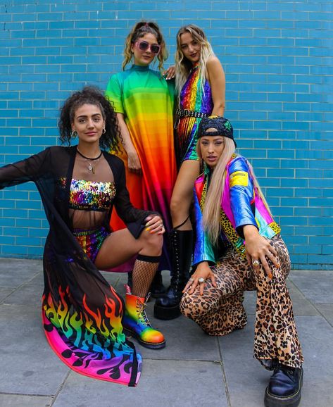 Pride Outfit Ideas, Look Da Festival, Parade Outfit, Pride Parade Outfit, Edm Festival Outfit, Festival Rave Outfit, Gay Pride Parade, Fest Outfits, Colorful Outfits