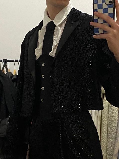 Alternative Fashion Suit, Corset Suit Outfit Prom Men, Yule Ball Male Outfit, Corset Outfit Men Aesthetic, Royal Aesthetic Outfit Men, Black Lace Suit Men, Prom Suits Aesthetic, Guy Fancy Outfits, Suit Corset Outfit Men