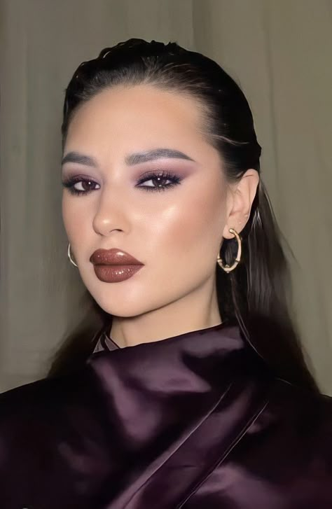 Full Glam Makeup Small Eyes, Dark Purple Smokey Eye, Dark Purple Eye Makeup, Dark Purple Makeup, Smoky Liner, Plum Makeup, Eye Makeup Images, Ysl Makeup, Purple Smokey Eye