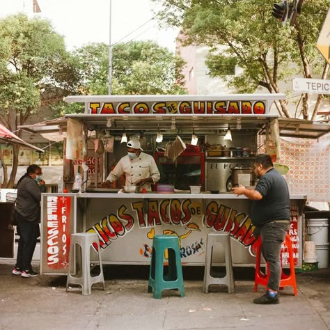 Mexico Tacos Aesthetic, Taco Stand Aesthetic, Mexican Food Truck Aesthetic, Taco Truck Aesthetic, Mexican Food Truck Design, Taco Stand Ideas, Mexican Street Food Vendor, Mexico Street Food, Mexican Food Truck