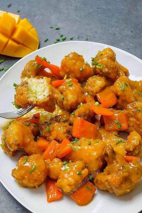 Chili Mango Glazed Cauliflower (Vegan Recipe) - The Foodie Takes Flight Vegan Bites, Cauliflower Vegan, Chili Mango, Raw Cauliflower, Cauliflower Recipe, Vegan Cauliflower, Vegan Chili, Mango Puree, Vegan Kitchen