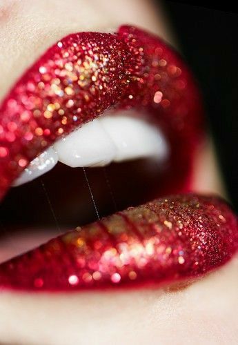 Red Glitter Lip, Red Glitter Lips, Candy Lips, Makijaż Smokey Eye, Kissable Lips, Glitter Lips, Hot Lips, Lip Service, Fantasy Makeup