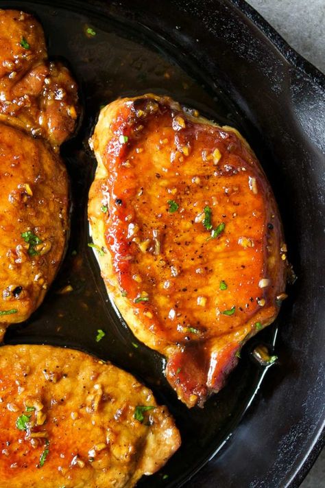 Easy honey garlic pork chops made with a sweet and sticky glaze. This recipe is quick, easy and perfect for a healthy weeknight meal. Healthy Pork Chops, Healthy Pork Chop Recipes, Honey Garlic Pork, Garlic Pork Chops, Garlic Pork, Honey Garlic Pork Chops, Healthy Pork, Easy Pork Chops, Easy Pork Chop Recipes