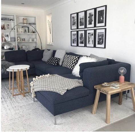 Apartment Living Room Navy Couch, Navy Blue Color Scheme Living Room, Grey And Navy Living Room Ideas, Navy Couch Living Room Color Schemes, Living Room Designs Blue Couch, Navy Blue Couch Living Room Decor, Navy Couch Living Room Ideas, Blue Couch Living Room Colour Schemes, Qatar House