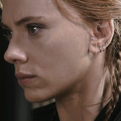 Natasha Romanoff Earrings, Dakota Johnson Ear Piercing, Scarlett Jonhsson Piercing, Natasha Romanoff Piercing, Natasha Romanoff Ear Piercings, Scarlett Johansson Piercings, Scarlett Johansson Ear Piercing, Celebrity Ear Piercings, Natasha Romanoff Icon