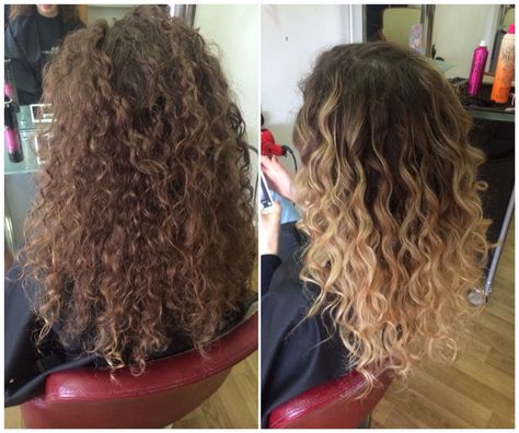 #curly #balayage #beautiful #summerhair Curly Balayage Hair, Curly Balayage, Dark Curls, Ombre Curly Hair, Bday Hair, Curls Hair, Colored Curly Hair, Caramel Hair, Claire Fraser