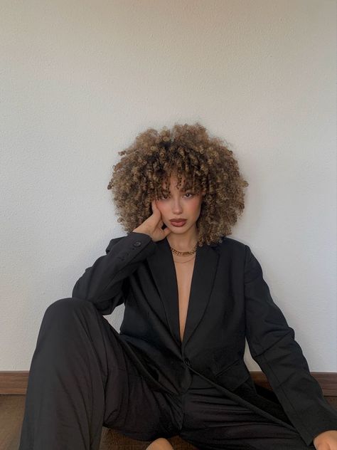 Afrofrocurly haircurls inspocurly hairstyle inspirationnatural glamblack suit outfit Black Suit Outfit, Afro Braids, Curly Fro, Natural Curly Hair Cuts, Suit Outfit, Hair Curls, Colored Curly Hair, Afro Textured Hair, Pelo Afro