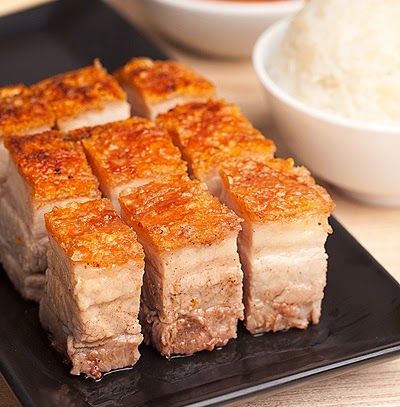 Crispy Pork Belly Lechon Kawali Recipe | Panlasang Pinoy Recipes Roasted Pork Belly Recipe, Panlasang Pinoy Recipe, Heo Quay, Pork Belly Recipes Crispy, Lechon Kawali, Wok Of Life, Mapo Tofu, Pork Belly Recipes, Crispy Pork Belly