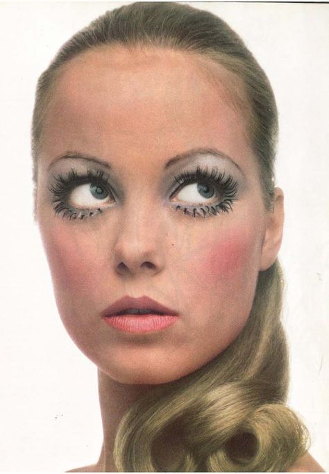 #1960s #60s #mod #makeup #lower #bottom #lashes #vintage #style 70’s Hair And Makeup, Mod Makeup, 1960s Makeup, Hans Feurer, Vintage Makeup Looks, 60s Aesthetic, 60s Makeup, Patti Hansen, 70s Makeup