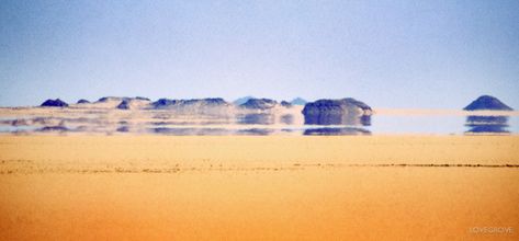 Sdrastvoui. Desert mirage. Bonjour, bonne journée! Desert Mirage, Strange Weather, Fata Morgana, Ocean Horizon, Glass Elevator, Beautiful Desert, Lord Of The Flies, Mood Images, Vanishing Point