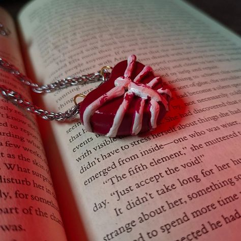 Diy clay pendant ❤️ Air Dry Clay Pendants, Clay Pendants Diy, Art Aesthetics, Clay Pendants, Modeling Clay, Clay Ideas, Dry Clay, Diy Clay, Diy Pendant