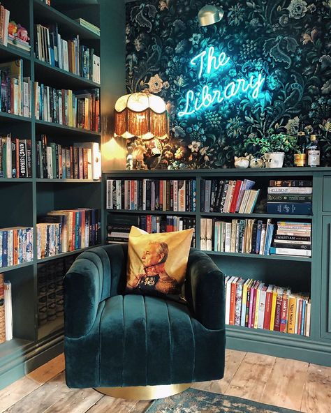 Maximalist Office, Maximalist Home, Home Library Design, Home Library, Lounge Room, Dream House Decor, Front Room, The Library, My Dream Home