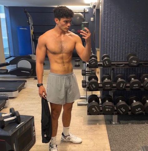 Anthony Keyvan, Gym Guys, Hottest Guy Ever, Attractive People, Smash Book, Muscle Men, Anime Guys, Mens Shorts, Kdrama