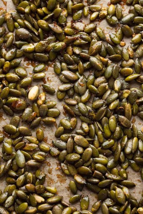 Finger Foods Vegan, Roasted Pepitas, Homemade Pumpkin Seeds, Electric Smoker Recipes, Nuts Recipes, Dutch Apple Pie, Outdoor Cooking Recipes, Pumpkin Seed Recipes, Raw Pumpkin Seeds