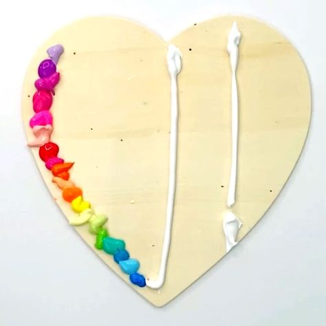 Diy Heart Painting, Wooden Heart Painting, Wooden Heart Painting Ideas, Heart Shaped Canvas Painting Ideas, Valentine Paintings On Canvas, Wooden Heart Crafts, Wooden Hearts Crafts Ideas, Heart Canvas Painting Ideas, Valentines Painting Ideas Canvases