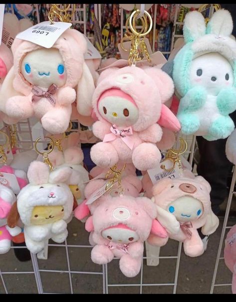 Miniso Cute Stuff, Plushies Keychain, Anime Room, Disney Favorites, Cute Bedroom Decor, Hello Kitty Pictures, Hello Kitty Items, Cute Stuffed Animals, Cute Plush