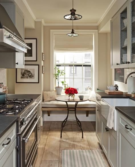 New York–based interior designer Jenny Wolf  shares tips on how to make a small kitchen seem light and spacious. Read on for all the details. Kitchen Narrow, Galley Kitchen Remodel Ideas, Kitchen Tiny, Kitchen Galley, Small Galley Kitchen, Galley Kitchen Design, Galley Kitchen Remodel, Kitchen Banquette, Galley Kitchens