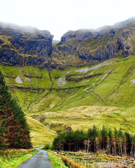 Around three hours drive from Dublin, The Gleniff Horseshoe loop is a valley in North Sligo known for it’s breath taking scenery and… Sligo Ireland, County Sligo, Ireland Road Trip, Irish Landscape, Wild Atlantic Way, Visit Ireland, Scenic Routes, Ireland Travel, Northern Ireland