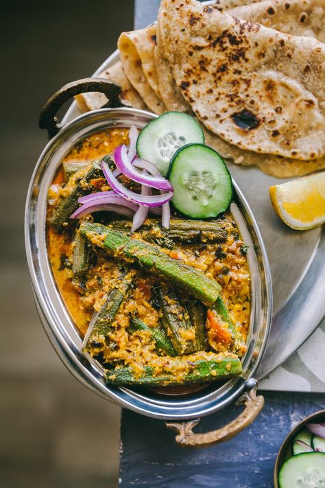 Bhindi Masala Gravy Plain Paratha, Okra Curry, Bhindi Masala, Indian Flat Bread, Okra Recipes, Easy Stir Fry, Nigella Seeds, Vegetarian Chili, Cook Up A Storm