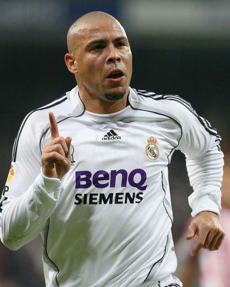 Ronaldo Phenomenon, Real Madrid Kit, Ronaldo 9, Real Madrid Photos, Neymar Psg, Ronaldo Pictures, England Football Team, Real Madrid Wallpapers, Madrid Wallpaper