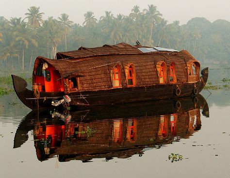 Floating Homes, Gimme Shelter, House Boats, Bat Cave, Friend Vacation, Terra Nova, Unusual Homes, Tree Houses, Floating House